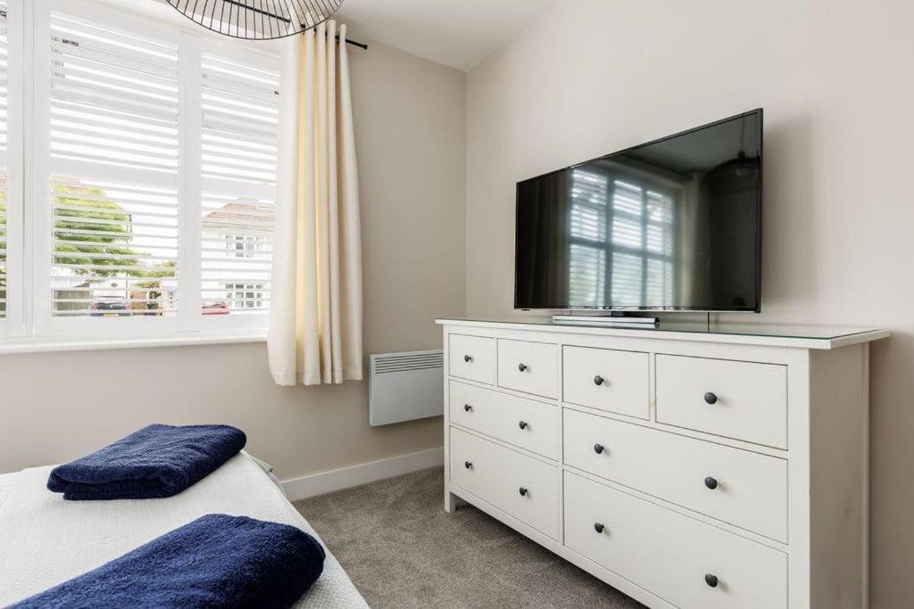 Modern 2 Bed, Cliff Top & Parking, F6 Bournemouth Eksteriør bilde