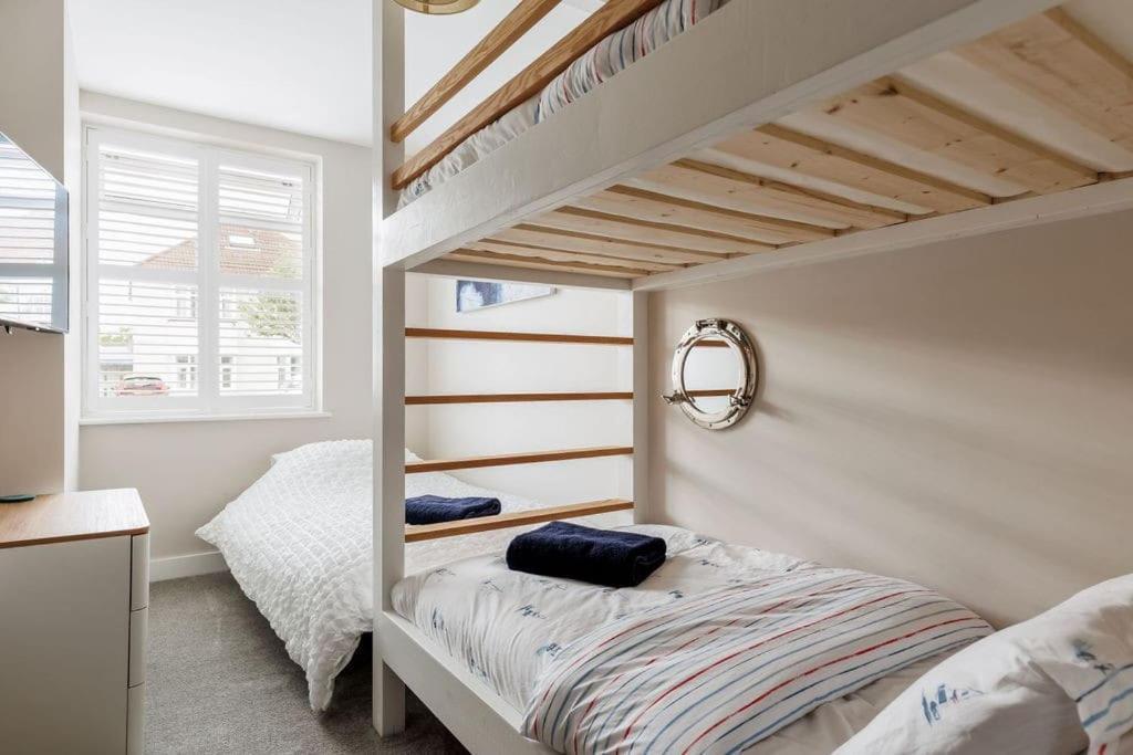 Modern 2 Bed, Cliff Top & Parking, F6 Bournemouth Eksteriør bilde