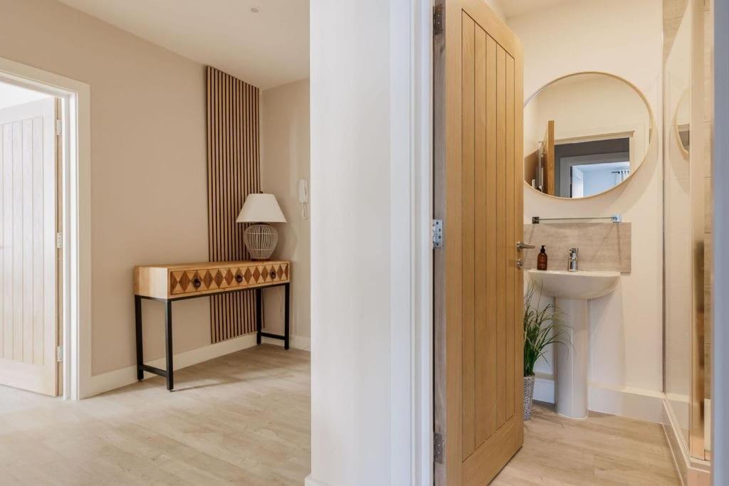 Modern 2 Bed, Cliff Top & Parking, F6 Bournemouth Eksteriør bilde